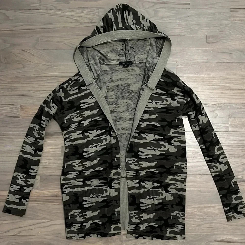 Sanctuary Hooded Camo Cardigan. XS - Picture 3 of 7